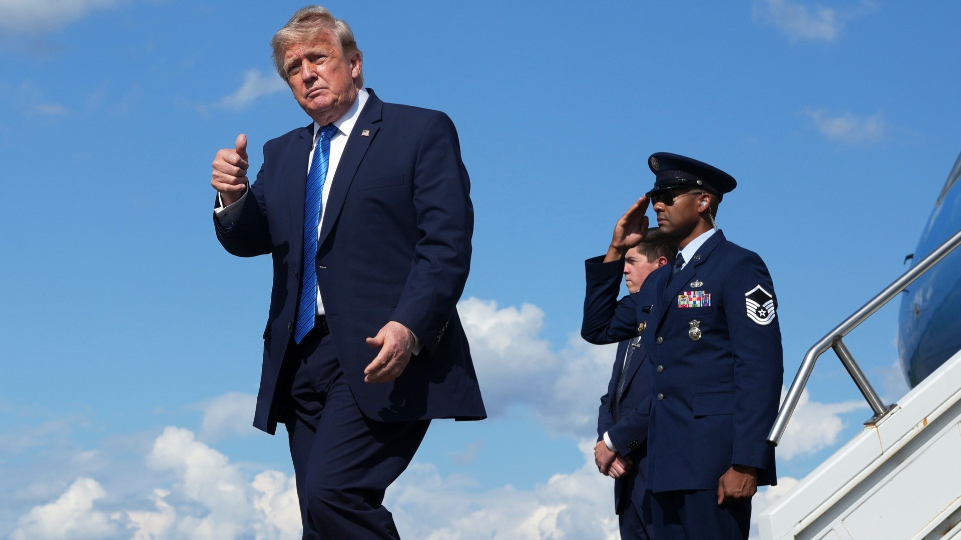 Trump: «Ritiro l'attacco sull'Iran su richiesta di Teheran e altri Paesi»