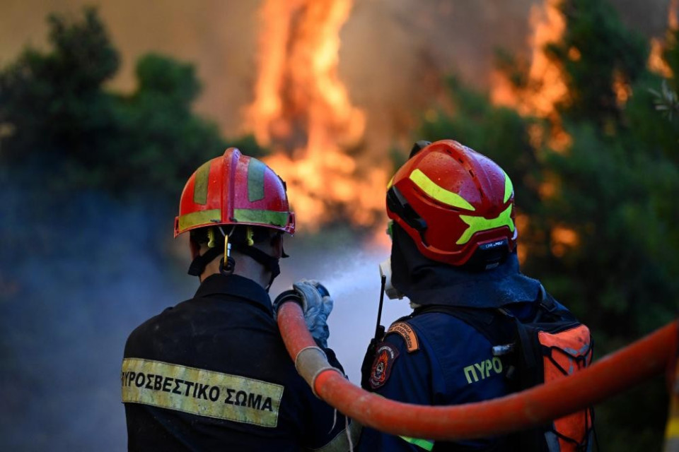 Due elicotteri antincendio si sono scontrati in Grecia