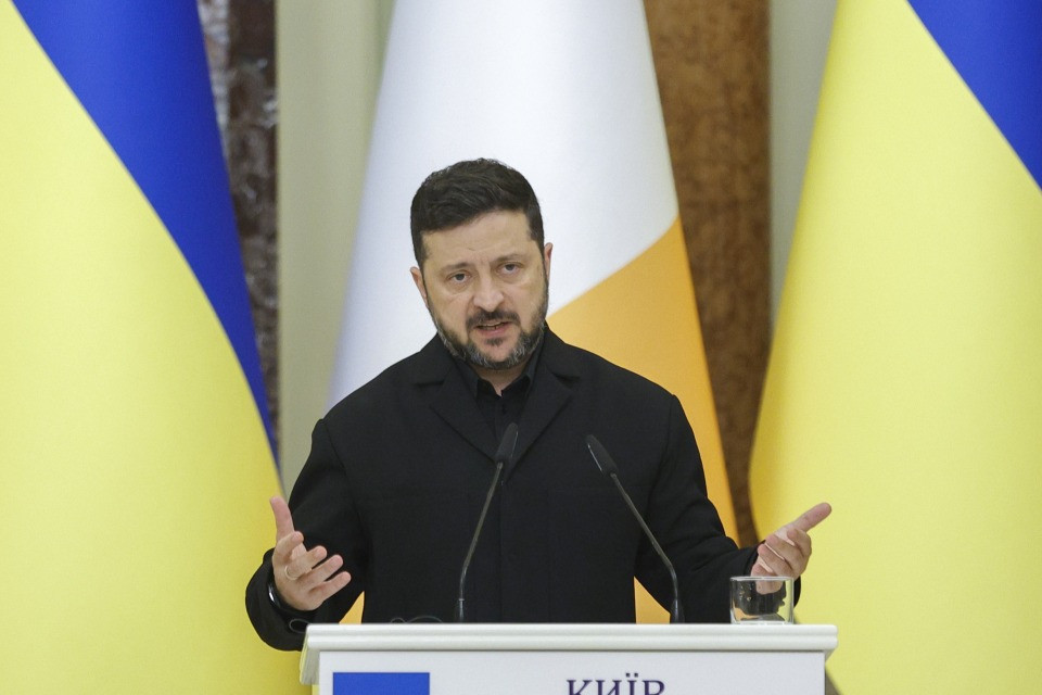 Zelensky attua nuove sanzioni contro le imprese che riforniscono la Russia