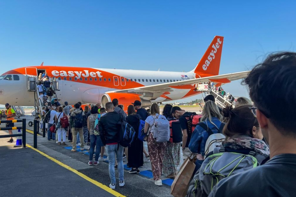 EasyJet conferma: passerà al fondo Apollo per 6,6 miliardi di euro