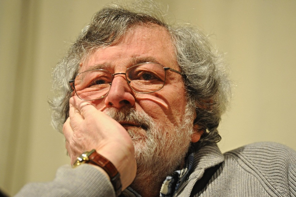 Francesco Guccini, il «maestro» dei cantautori italiani che ha segnato più generazioni