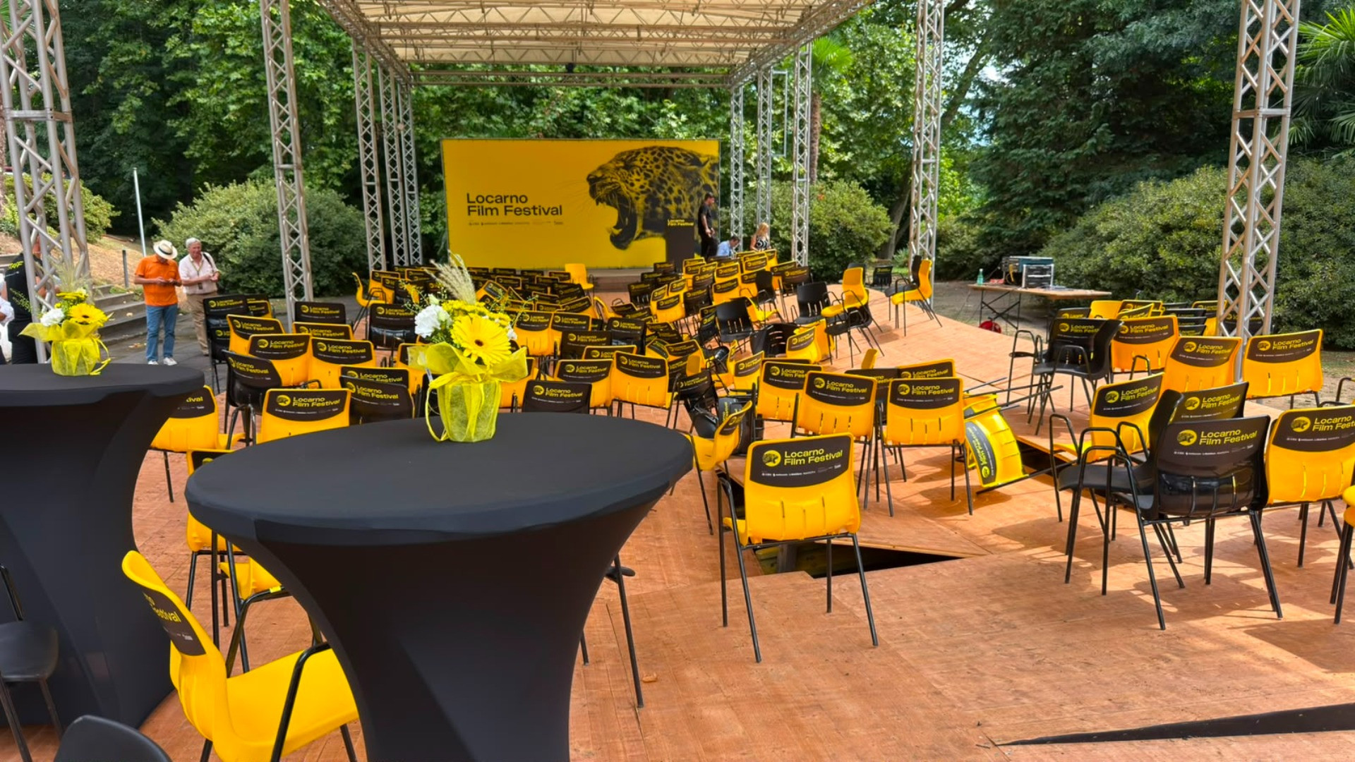 Festival: crolla il palco al Monte Verità, una donna leggermente ferita