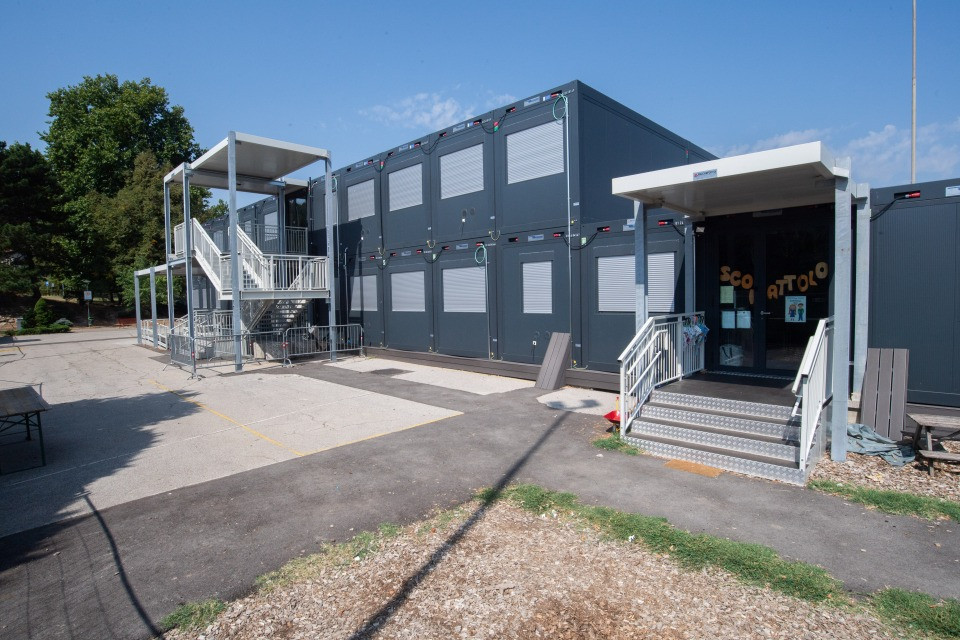 A scuola nei prefabbricati: «Ma non chiamateli container»