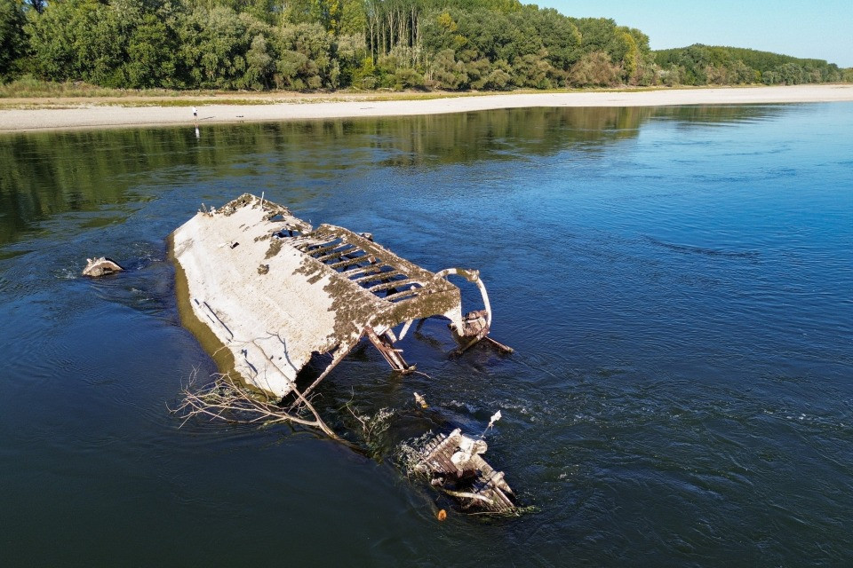 Il Danubio soffre la siccità: emersi i relitti delle navi naziste
