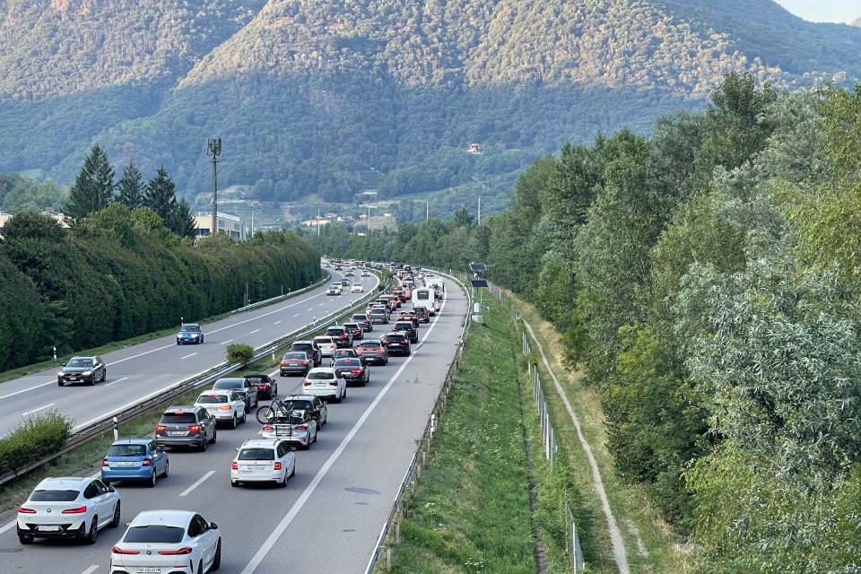 Incidente a Mezzovico: «Servono così tante ore per riaprire un’autostrada?»