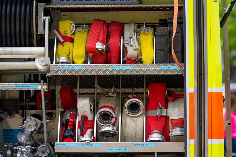 Sciaffusa: incendio e due esplosioni nei pressi della stazione merci, feriti tre pompieri