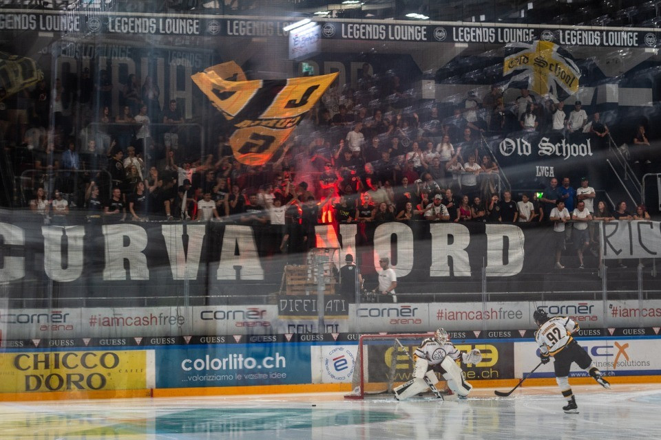 Tifo organizzato alla Cornèr Arena, presto arriveranno i «palchetti» per i lanciacori?