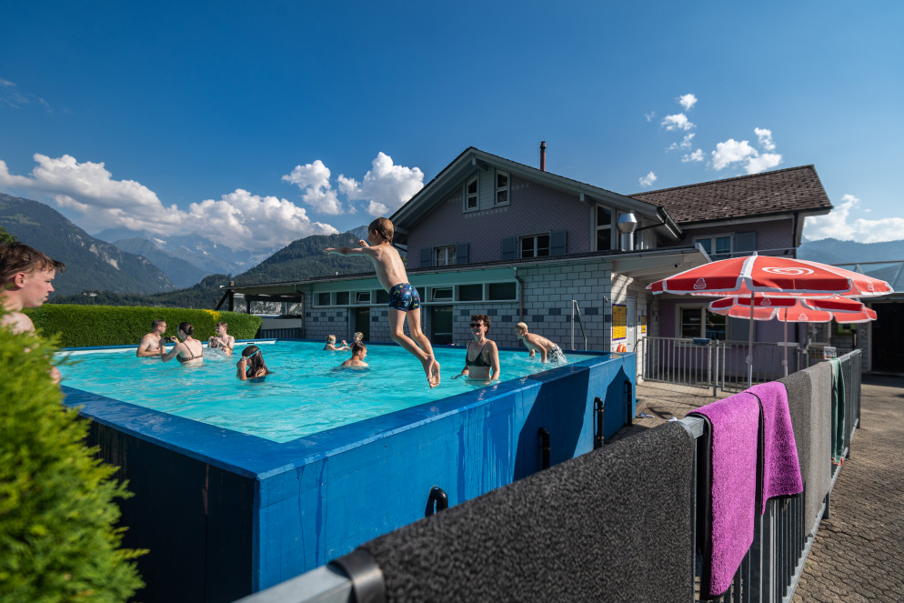 La piscina aperta ai bambini, nella sezione del campeggio riservata alle famiglie (foto Cdt - Chiara Zocchetti)