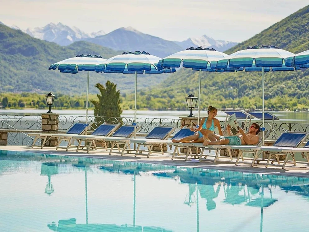 La piscina del resort Parco San Marco, a Porlezza 