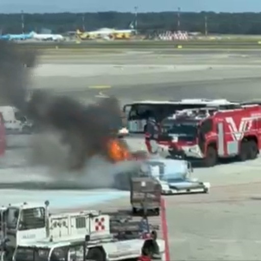Incendio a Malpensa, in fiamme un container bagagli