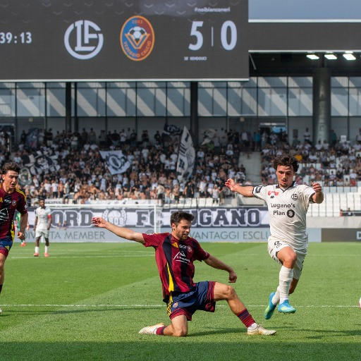 La festa del calcio ticinese è una goleada bianconera
