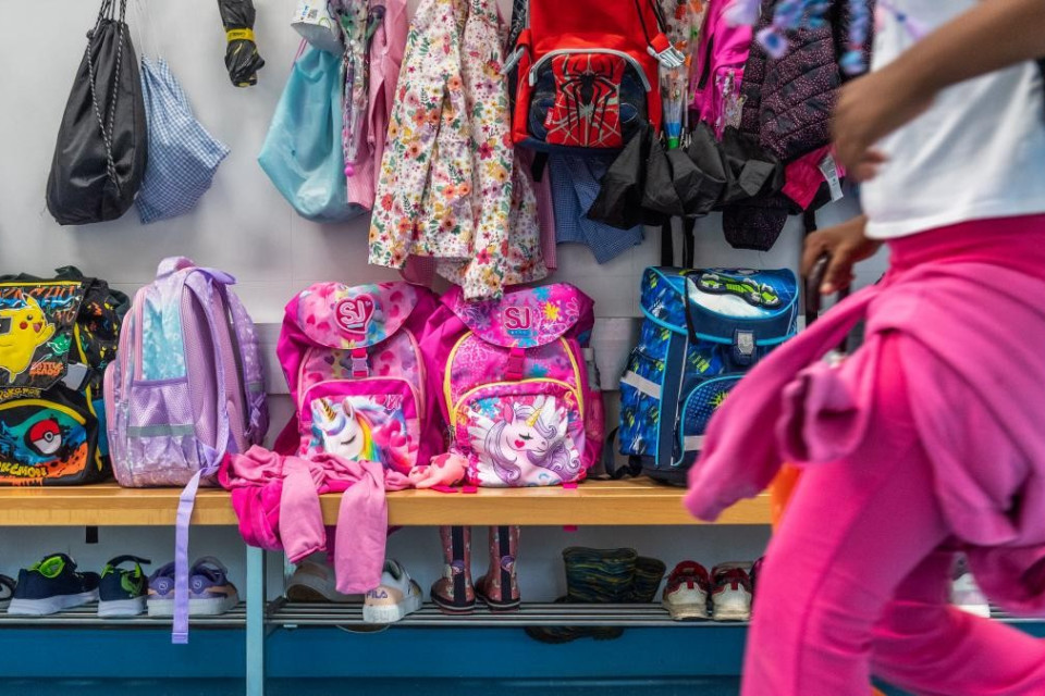 Suona la campanella, riprendono le lezioni in diversi cantoni