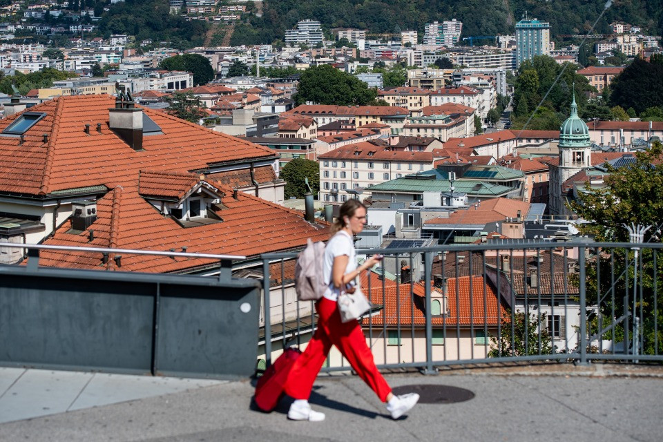 Lugano è sempre più giovane ma diminuiscono i luganesi