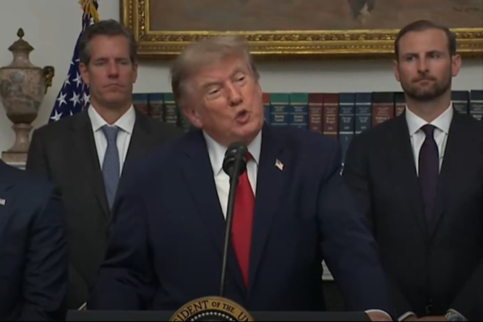 Trump torna all’attacco: nel mirino i tassi svizzeri