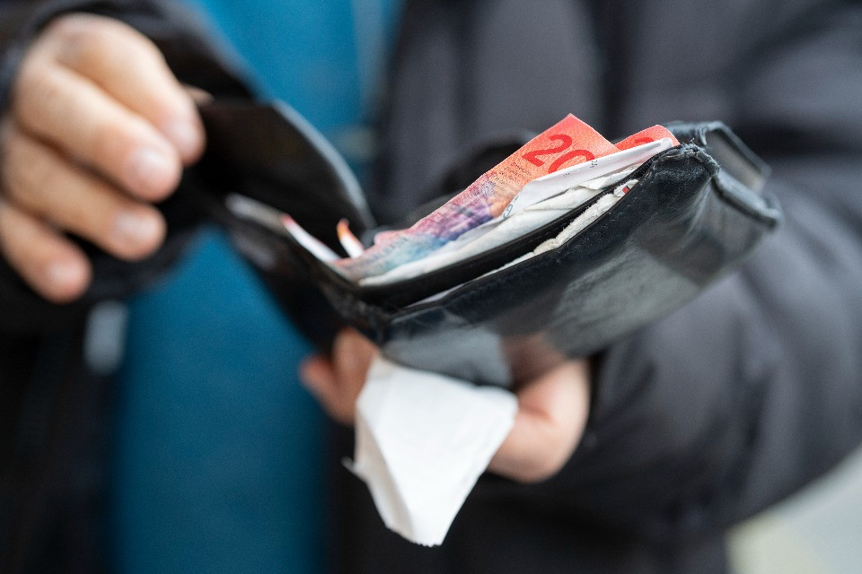 «Per fronteggiare la costante perdita del potere d'acquisto vogliamo un aumento salariale del 2,2%»