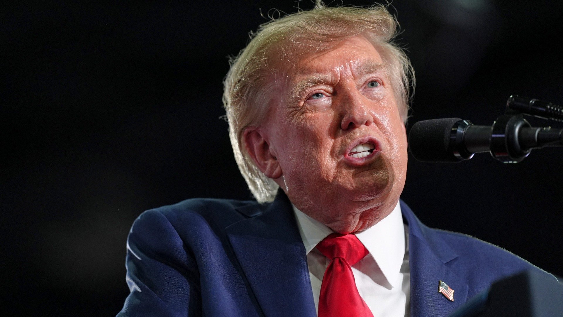 Trump: «Considero lo Stretto di Hormuz territorio americano»