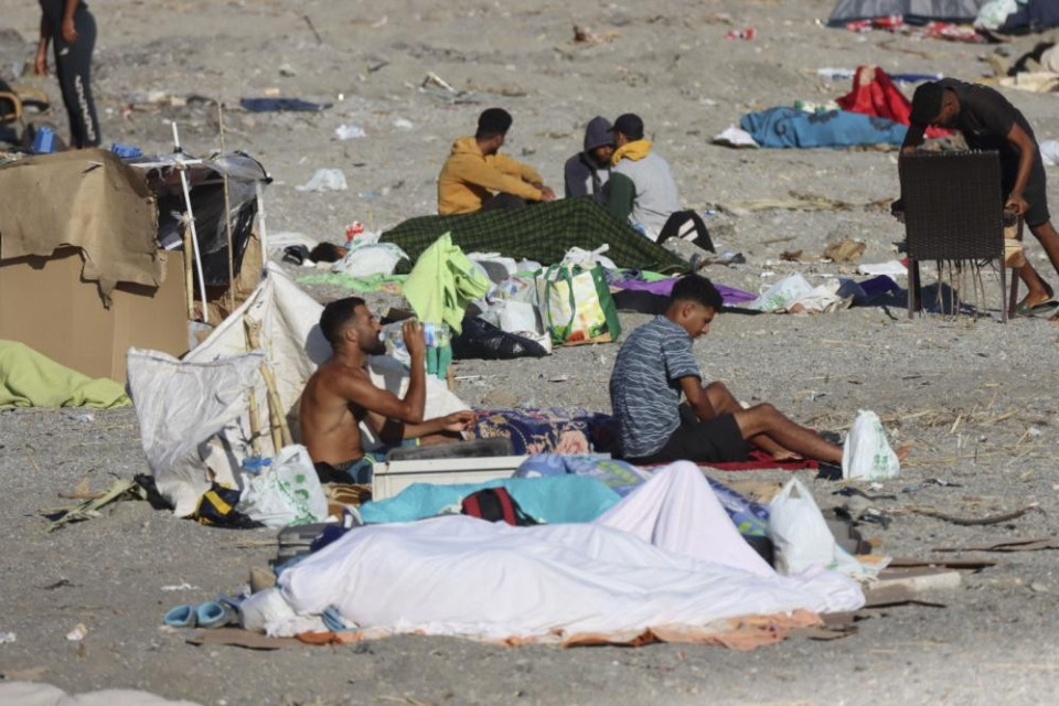 Crisi a Ceuta, la Spagna chiede formalmente a Bruxelles i fondi di emergenza