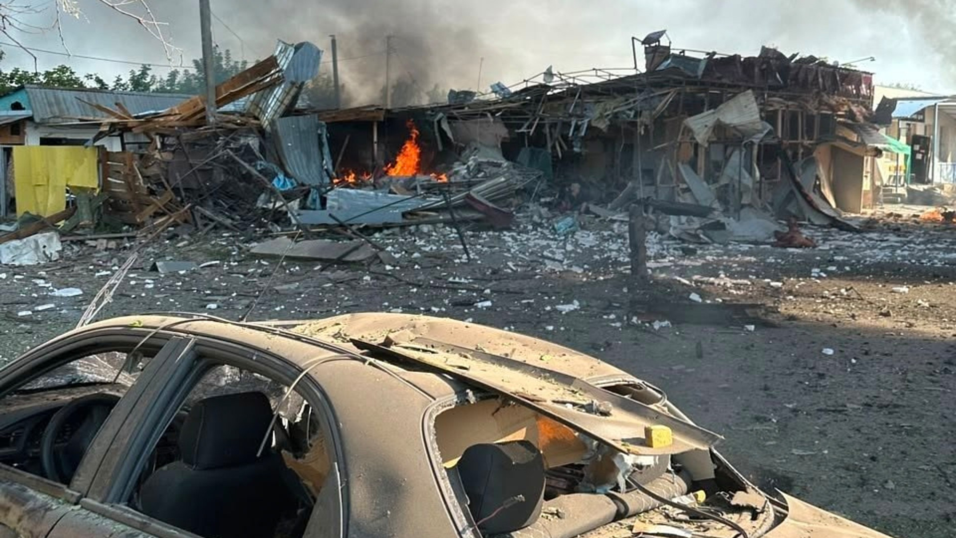 Attacchi russi nella notte, colpite simultaneamente quattro città ucraine