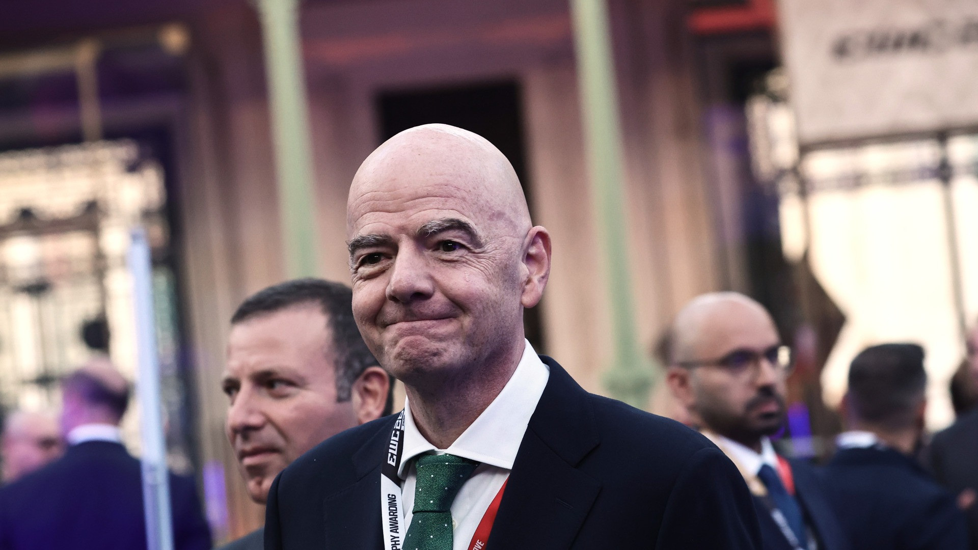 «Troppo potere e interessi, ora basta»: i calciatori vogliono le dimissioni di Infantino