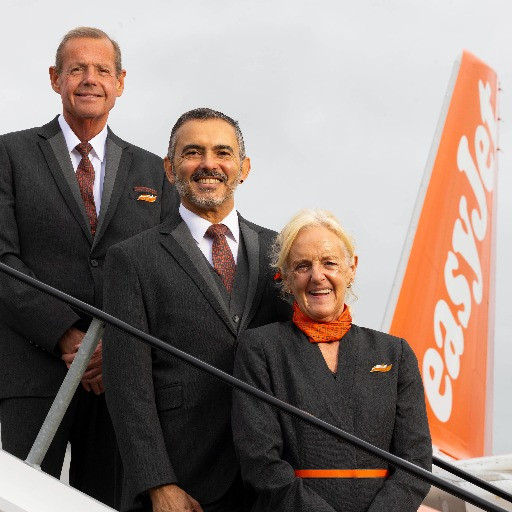 EasyJet assume assistenti di volo over 50: ecco perché