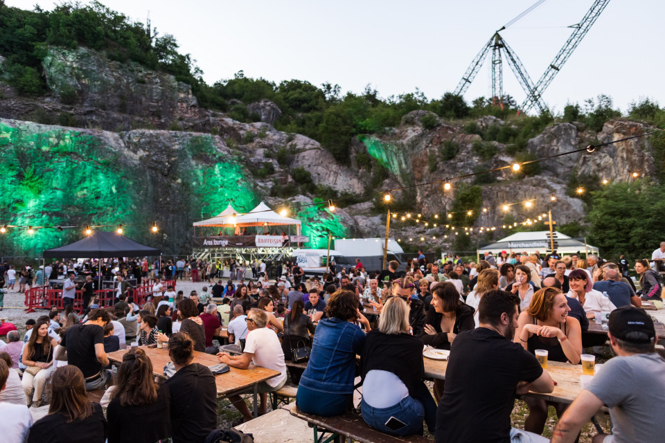 Cavea Festival 2026: tre giorni di musica, incontri e scoperta alle Cave di Arzo