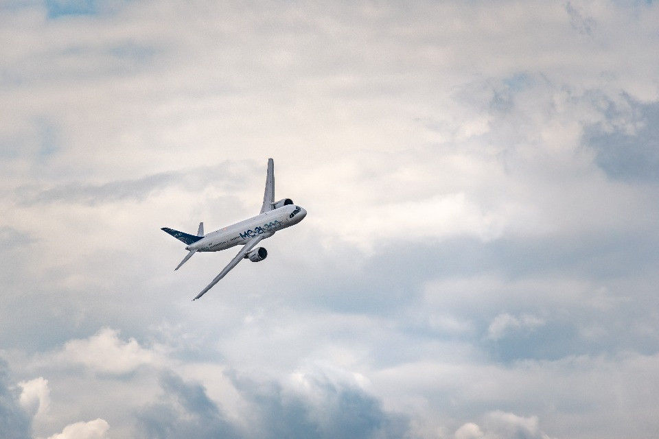 Tutti i guai dell'MC-21, l'aereo russo che doveva sostituire Airbus e Boeing