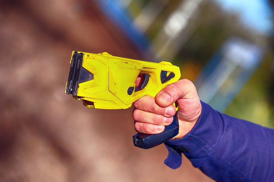 Taser e bodycam per potenziare la sicurezza nei trasporti pubblici