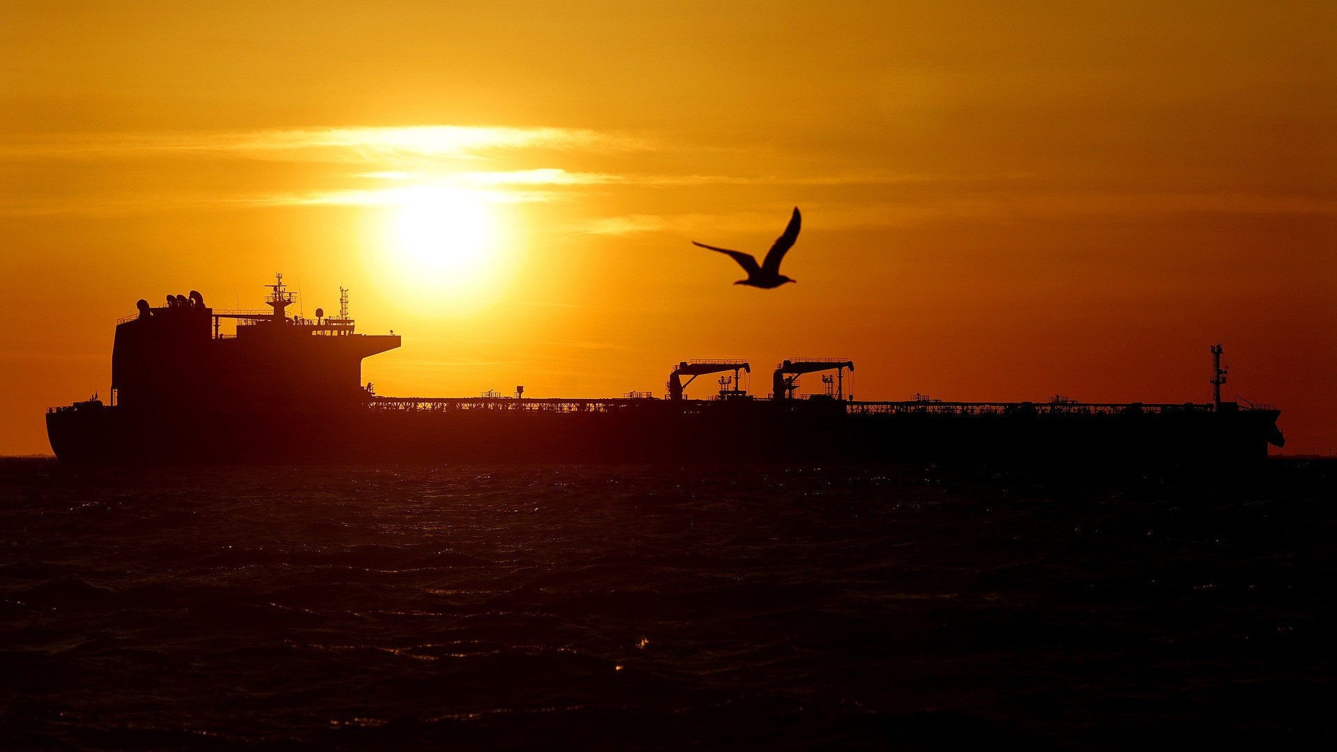 Colpita una petroliera nello Stretto di Hormuz