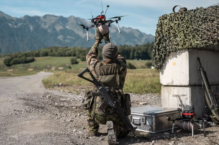 L'esercito svizzero presenta nei dettagli il nuovo Centro sui droni