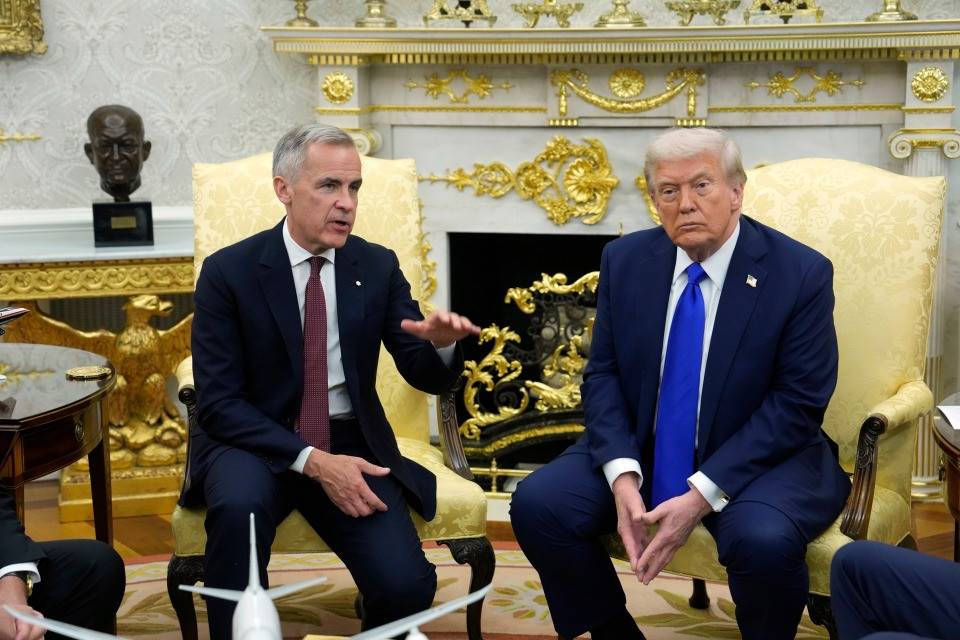 Guerra dei dazi tra USA e Canada: è iniziata la corsa all'acquisto di carta igienica