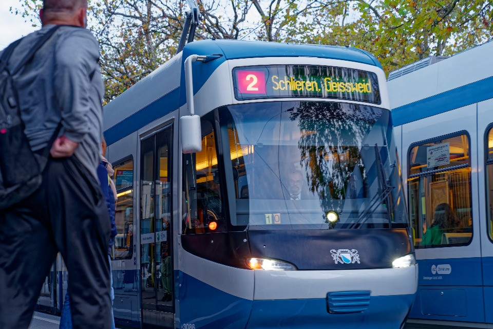 «Nessuna compassione»: ex conducente di tram finisce nella bufera