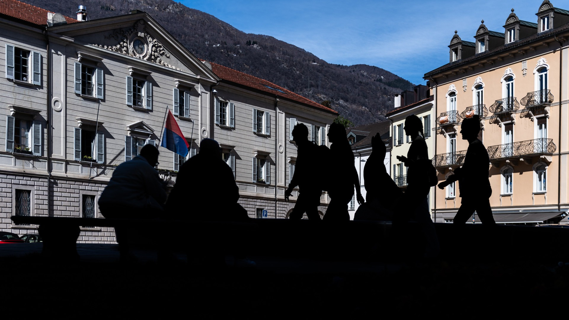Tutti i partiti (come il Governo) in coro: «Se ne vada subito»