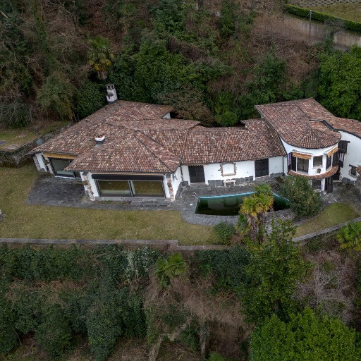Una schiera di rustici al posto dell'ex villa ticinese di Pierin Vincenz?