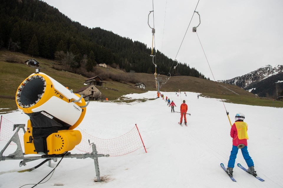 Quando in Ticino si sciava (quasi) ovunque: le piste scomparse e un futuro sempre più senza neve