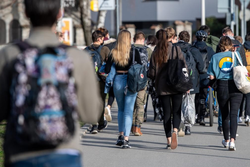 Dimezzamento delle presenze mensili del Servizio Medico Psicologico: «Un passo indietro nella tutela degli studenti!»