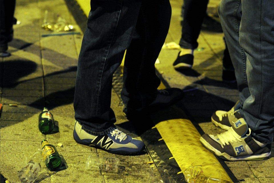 Tre ragazze di 17 anni aggredite di notte: «Il Municipio cosa aspetta ad agire?»