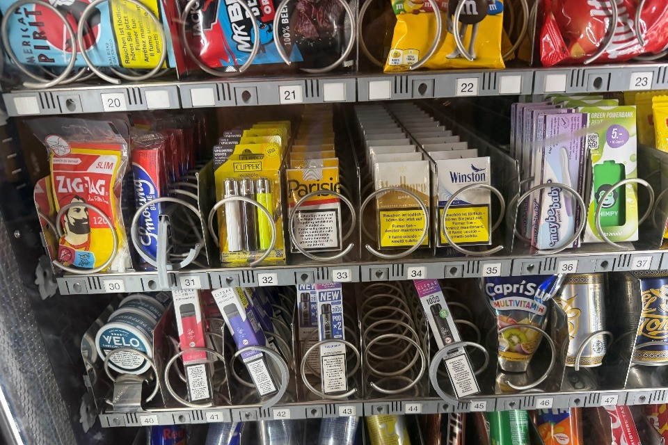 Non solo snack e bibite: nei distributori Selecta arrivano sigarette e nicotina