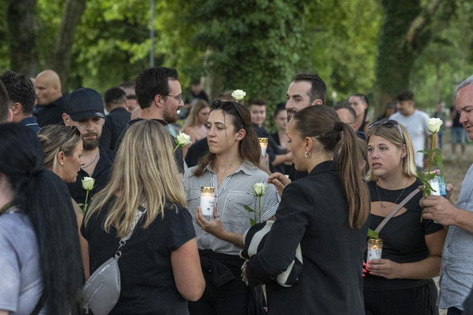 Tragedia di Aarau: in 300 alla marcia commemorativa