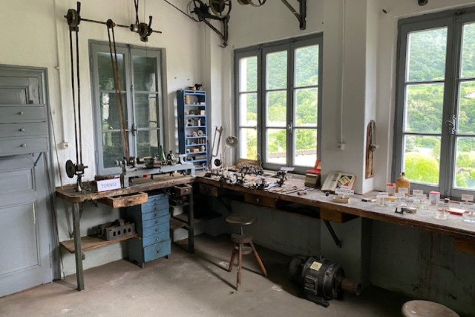 Sì alla grande riserva forestale, e sì al piccolo museo dell'orologio