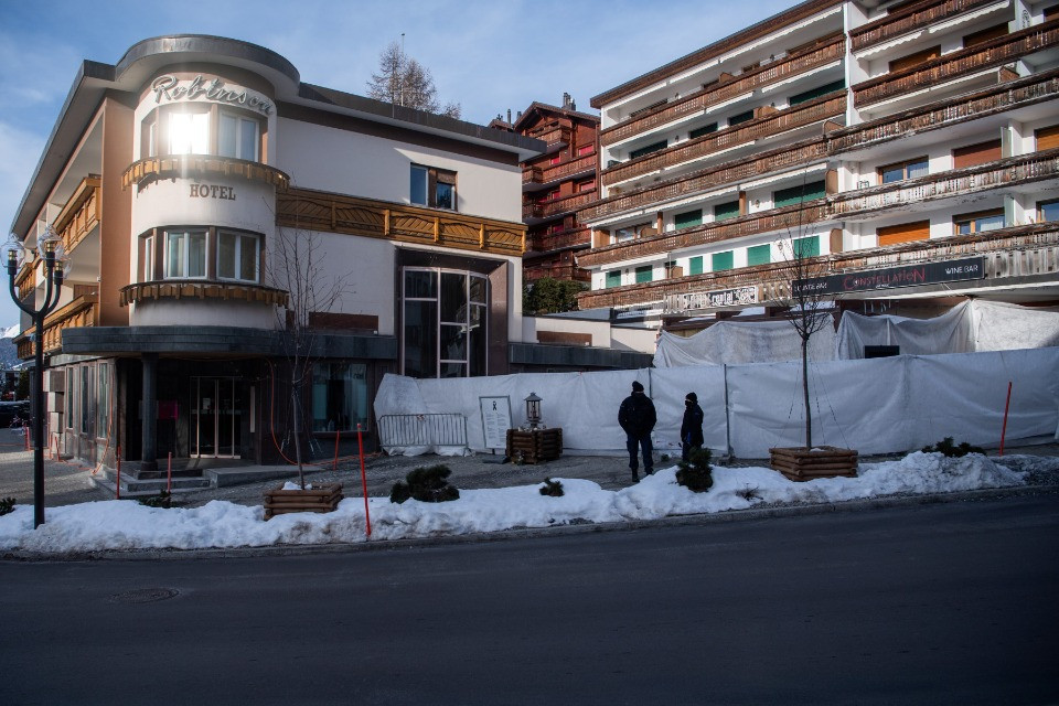 Crans-Montana, quell’e-mail sulla schiuma che cambia l’inchiesta