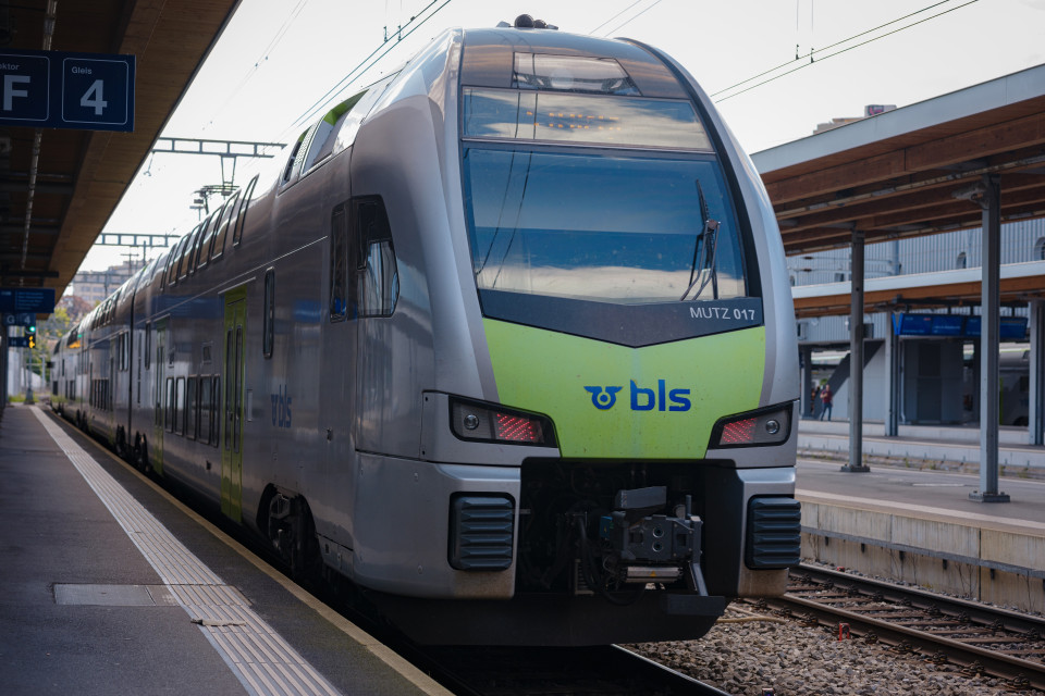 BLS taglia 40 posti e pulisce meno i treni