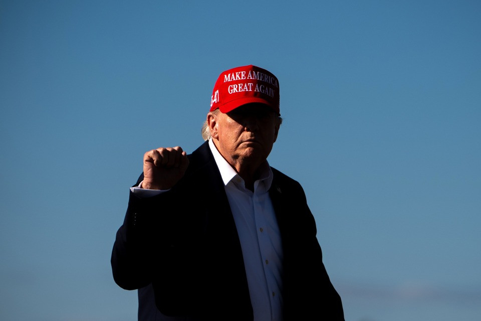 Trump c'è cascato di nuovo: tutto il continente nordamericano a stelle e strisce