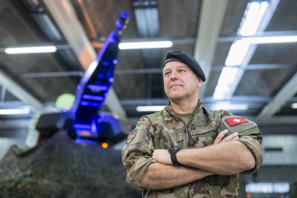 Il capo dell'esercito Benedikt Roos: «La Svizzera è un obiettivo per Mosca»