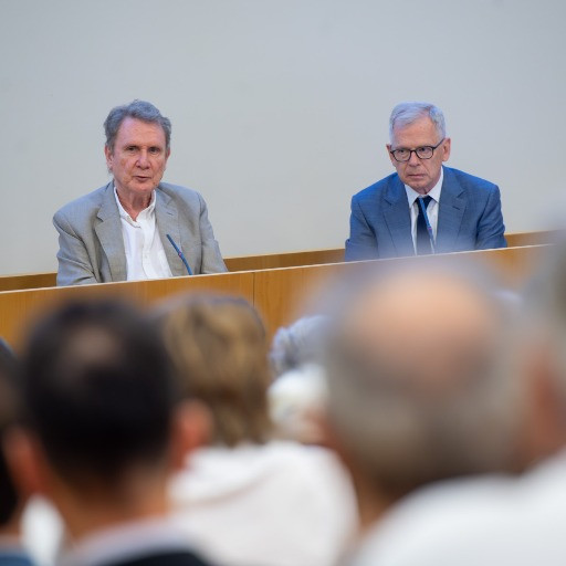 «Nel nuovo disordine mondiale la Svizzera difende la neutralità, mentre l'Italia farà i conti con Vannacci»