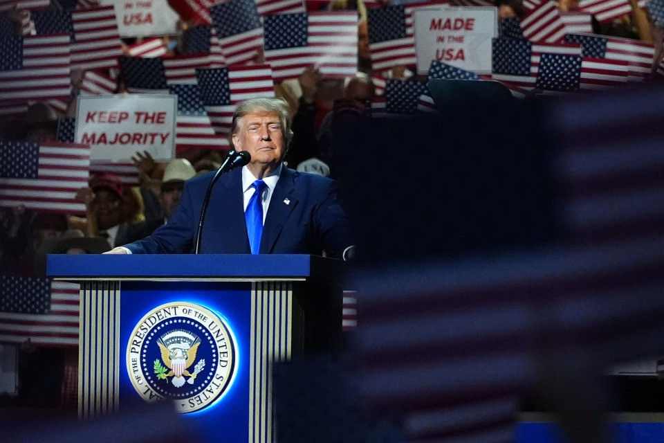 Trump: «Stiamo vincendo in Iran», ma i suoi consiglieri temono una guerra fino al 2029