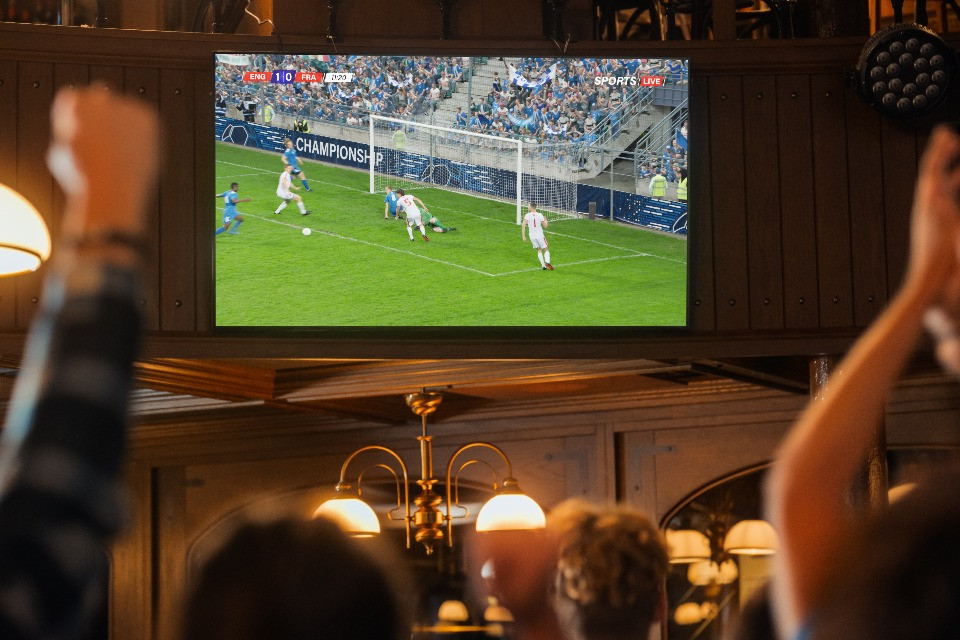 DAZN arriva nei bar svizzeri: la Serie A a meno di 300 franchi al mese