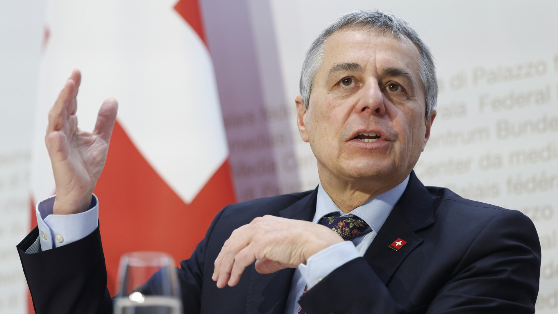 Cassis: «Vogliamo dare un contributo per rimettere in moto i colloqui di pace»