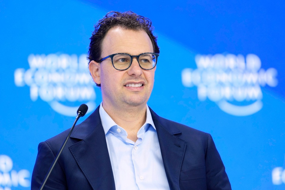 Amodei: «Entro un anno l'IA può impadronirsi di tutto Internet»