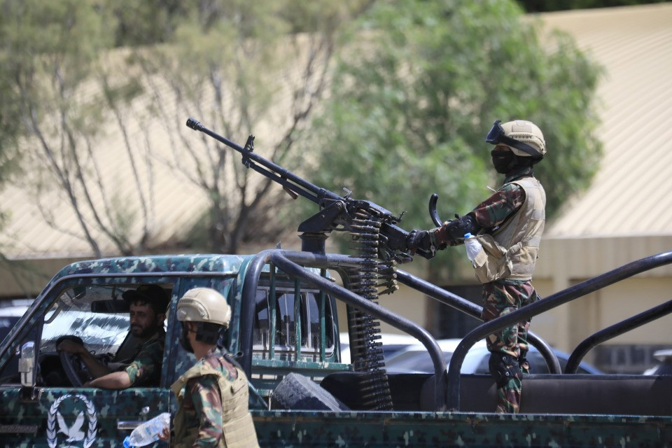 Gli Houthi hanno colpito una base militare saudita con missili balistici e droni