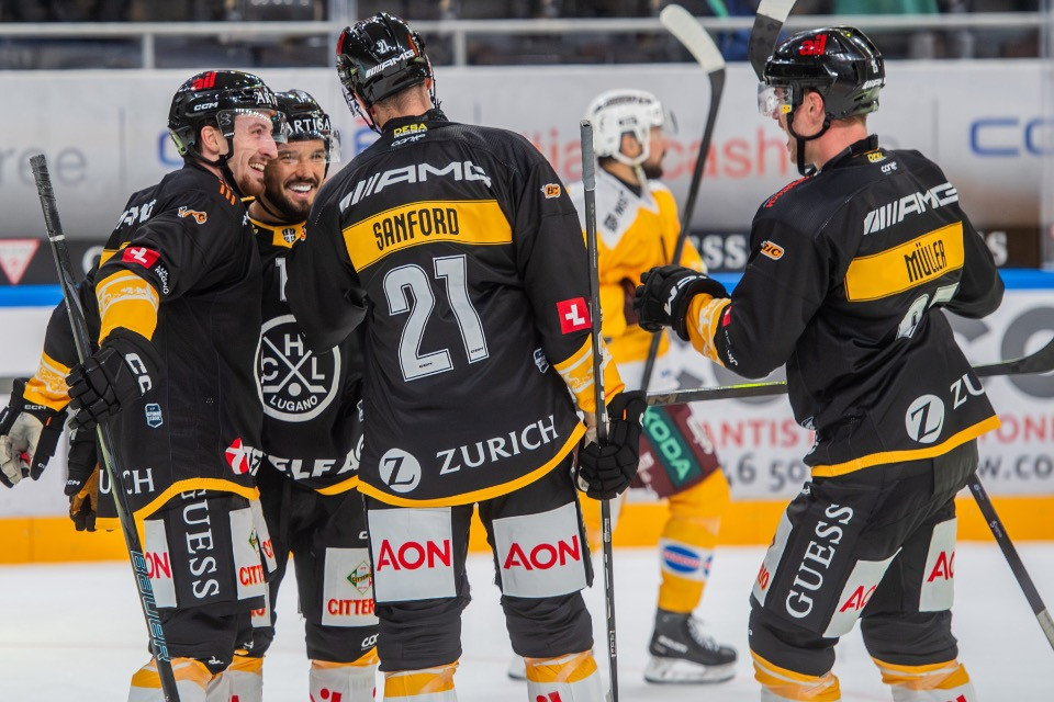 È subito festa alla Cornèr Arena, nonostante i regali del power-play